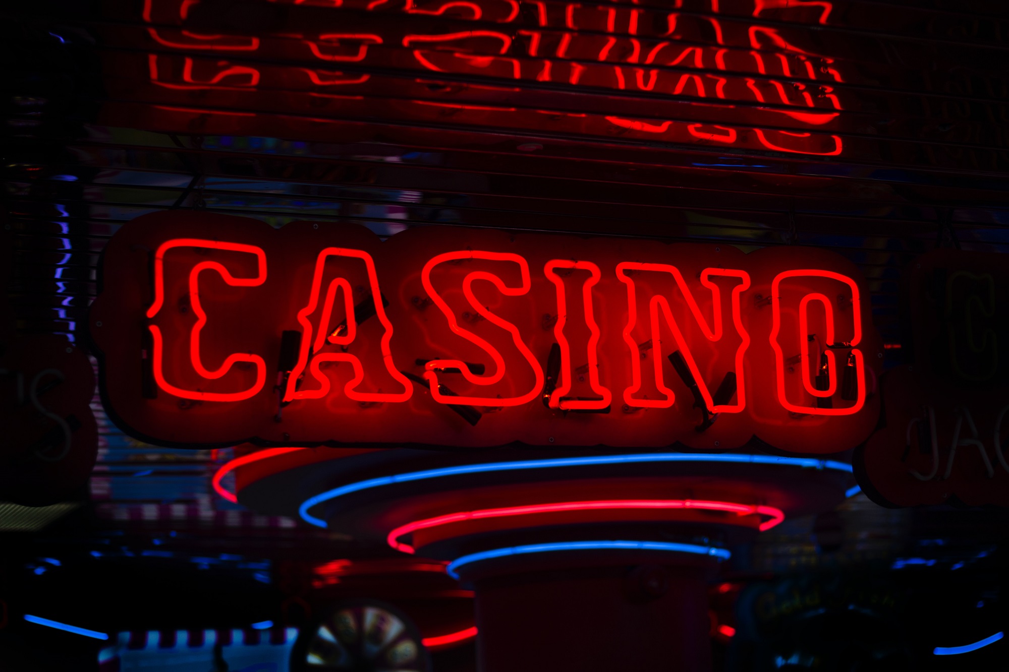 Casino en ligne vs casino terrestre : lequel choisir ?