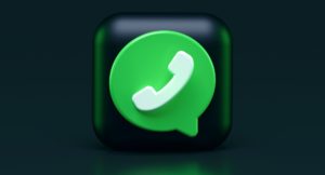 WhatsApp : c'est quoi, comment ça fonctionne et à quoi ça sert en 2023 ?