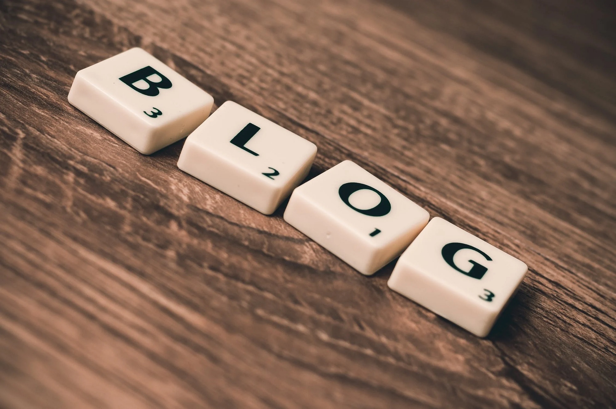 Comment les blogs contribuent-ils à l'optimisation des moteurs de recherche ?