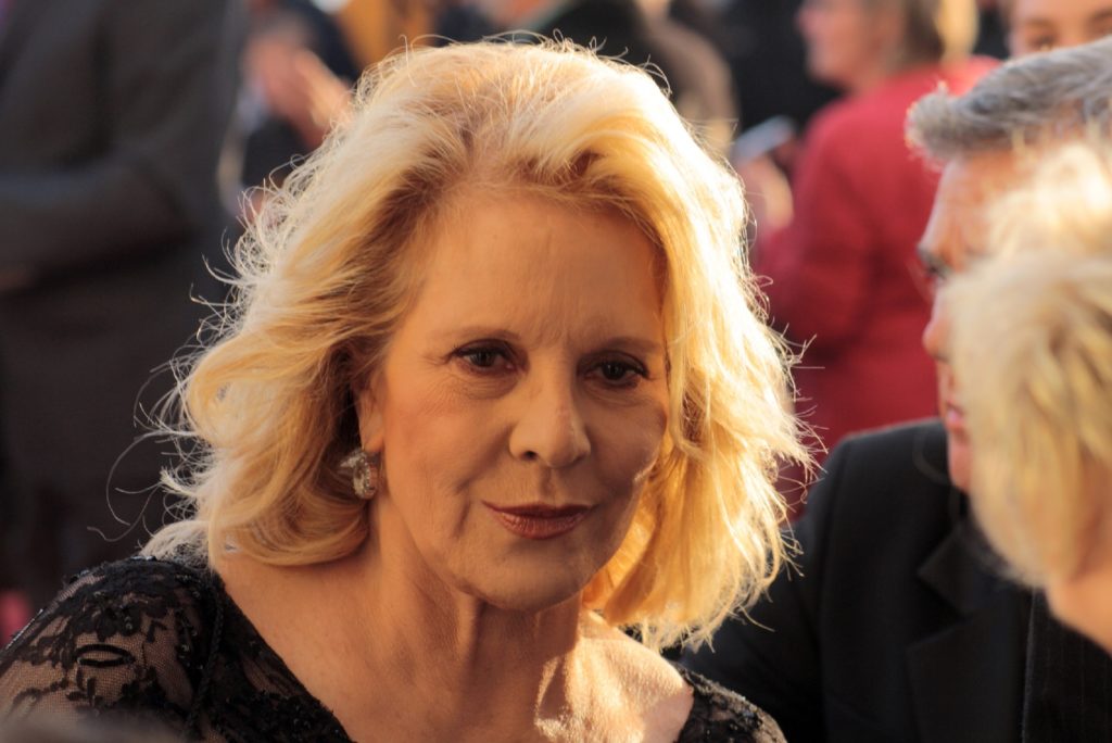 Quelle est la fortune de Sylvie Vartan en 2024 focus sur la chanteuse
