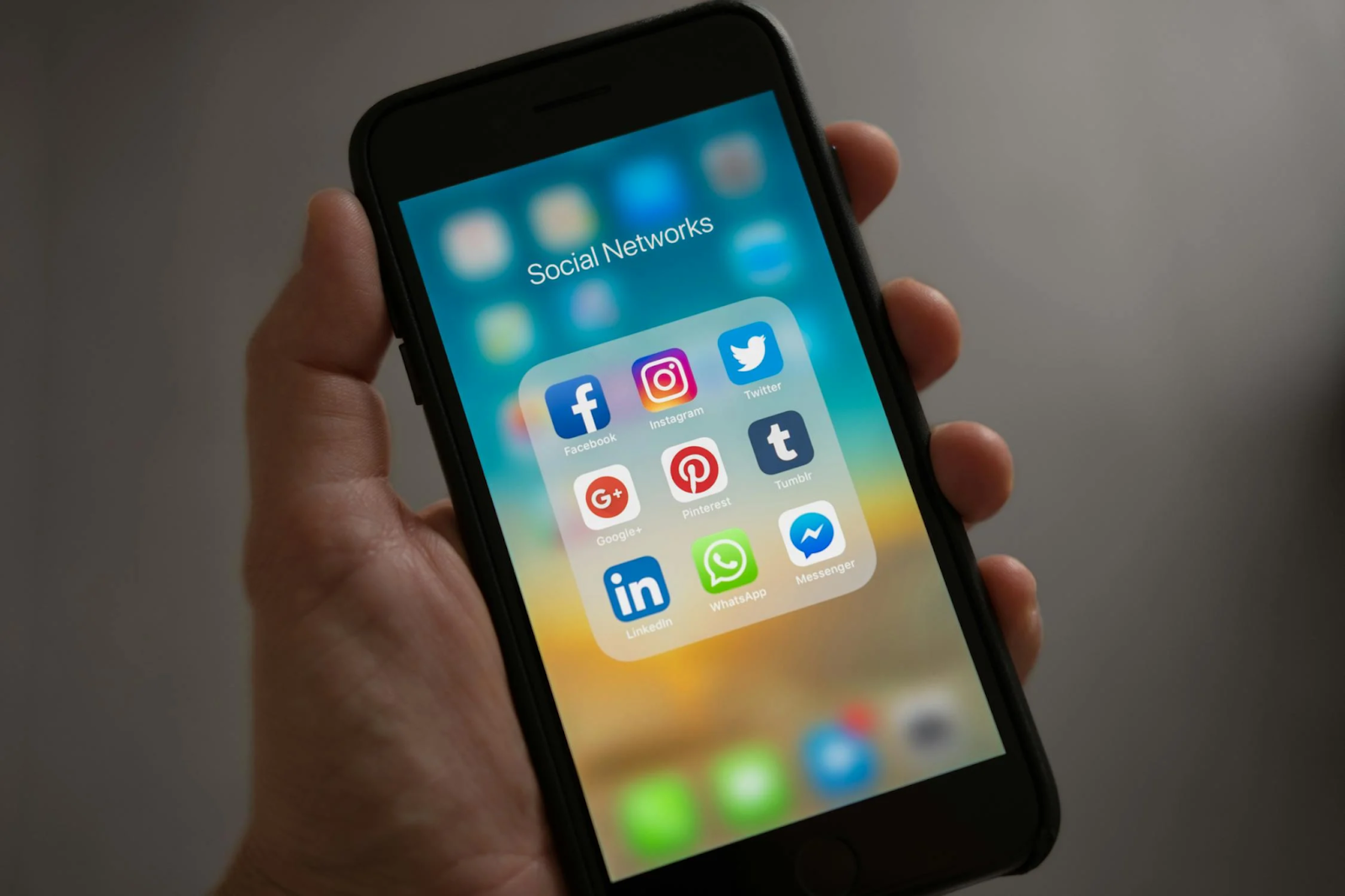 Comment les réseaux sociaux transforment notre vision du succès et de la chance