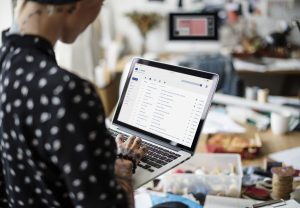 Comment empêcher les hackers d’accéder à vos e-mails privés ? Comment empêcher les hackers d’accéder à vos e-mails privés ?