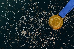 Cérémonie de remise de prix en entreprise : pourquoi et comment en organiser ? Cérémonie de remise de prix en entreprise : pourquoi et comment en organiser ?