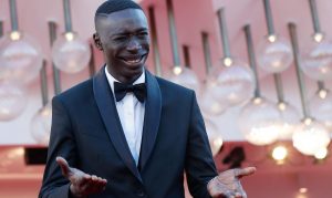 Près d'un MILLIARD de dollars : Khaby Lame vend son image à l'IA et casse Internet
