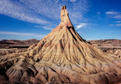 Entre Ciel et Soufre : Guide Complet pour Visiter les Cheminées Volcaniques et les Levers de Soleil Envoûtants du Lac Abbé, le Joyau Caché de Djibouti