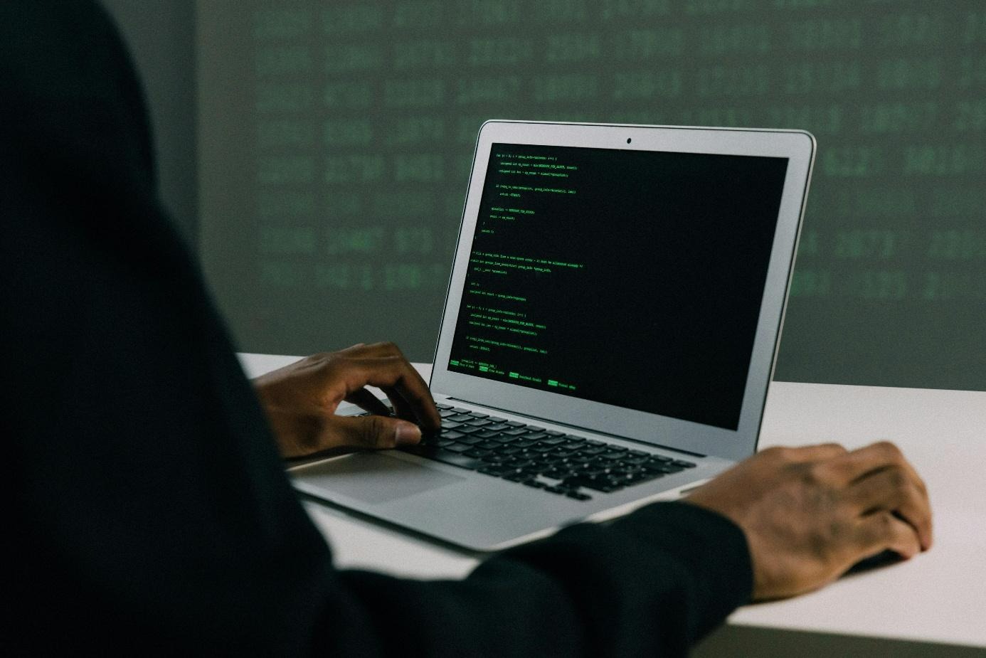 Quelles sont les mauvaises habitudes qui facilitent les cyberattaques ?